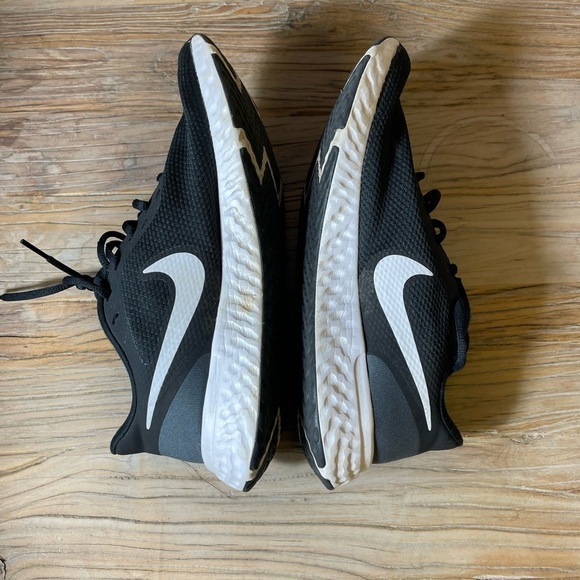 Nike Revolution 5 Anthracite Running Shoes - Picture 8 of 12